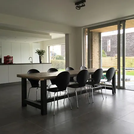 Josiane Остдёйнкерке